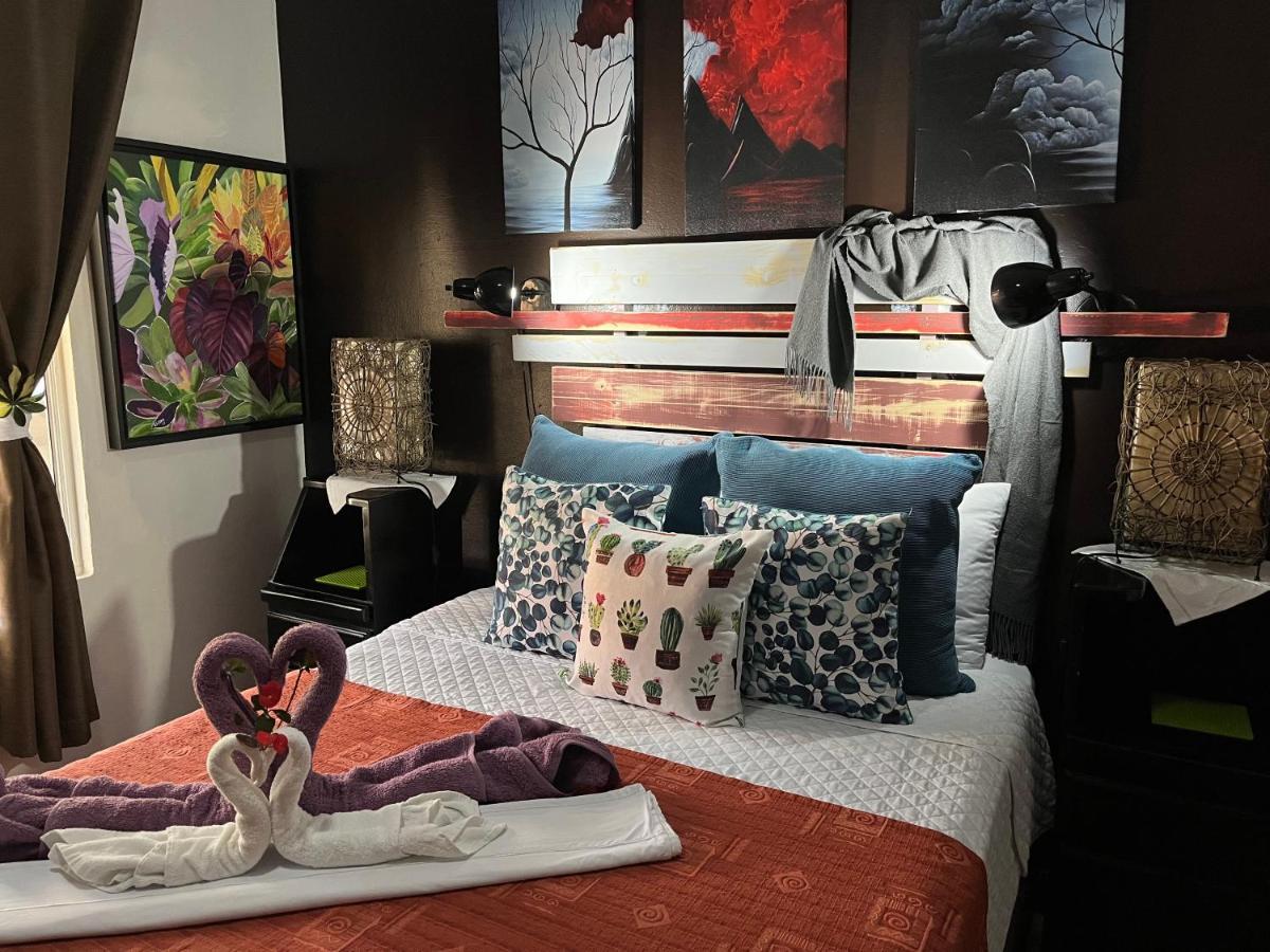 Sunrise House Bed & Breakfast เกโปส ภายนอก รูปภาพ