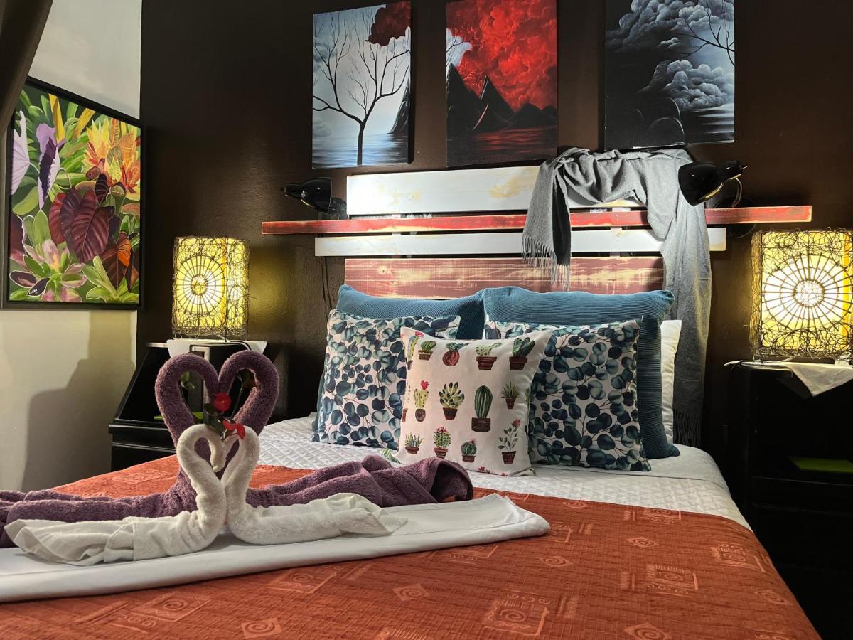 Sunrise House Bed & Breakfast เกโปส ภายนอก รูปภาพ