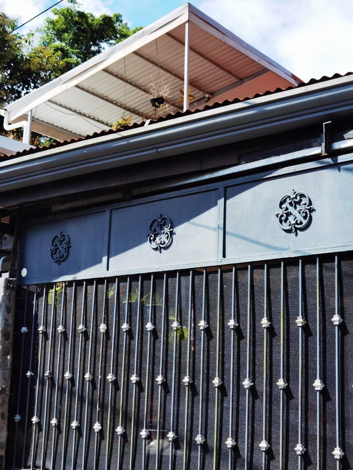 Sunrise House Bed & Breakfast เกโปส ภายนอก รูปภาพ