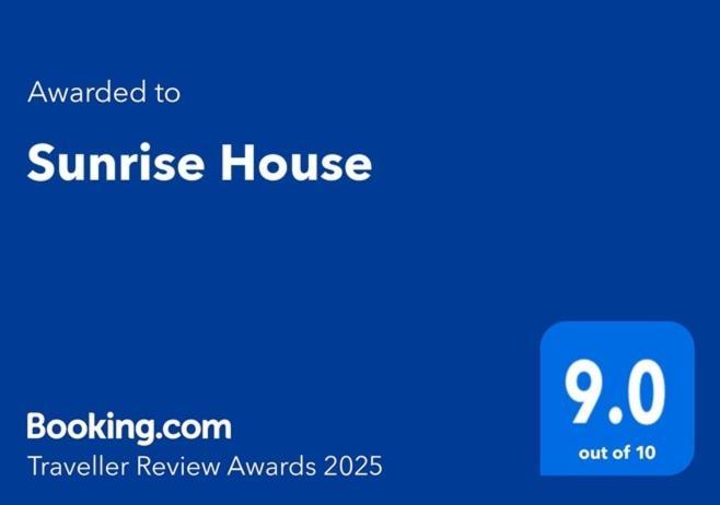 Sunrise House Bed & Breakfast เกโปส ภายนอก รูปภาพ